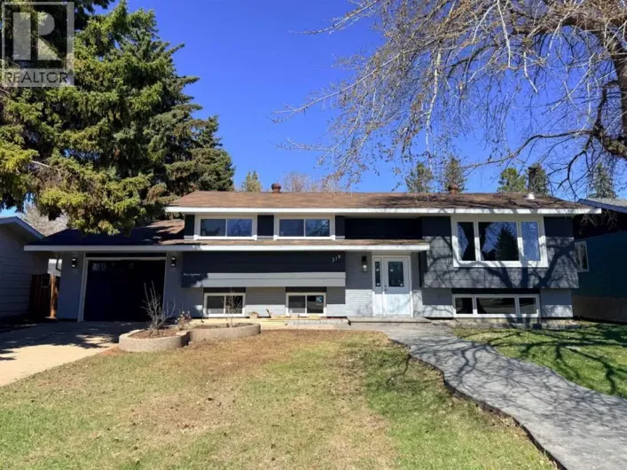 318 5 Avenue, Wainwright