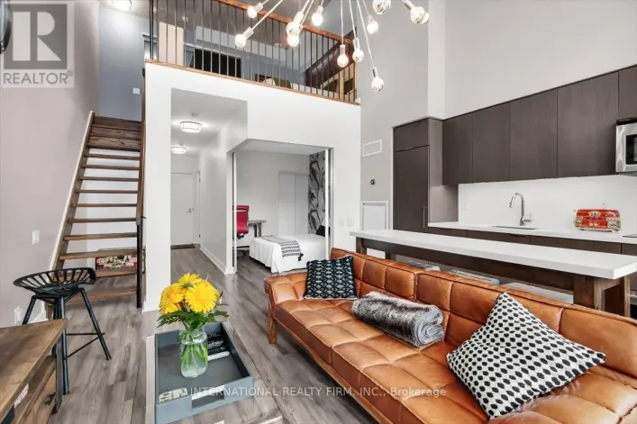 318 - 5 HANNA AVENUE, Toronto