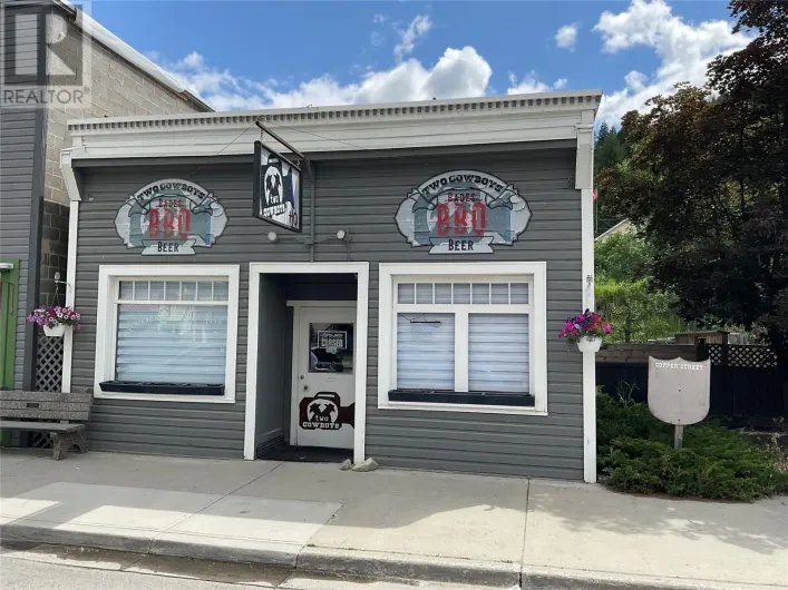 318 Copper Avenue S, Greenwood