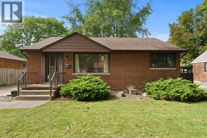 3189 MCKAY, Windsor