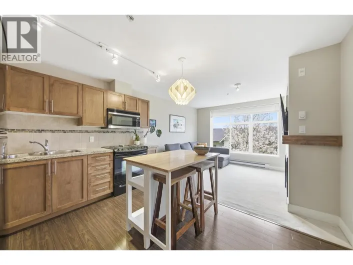 319 1211 VILLAGE GREEN WAY, Squamish