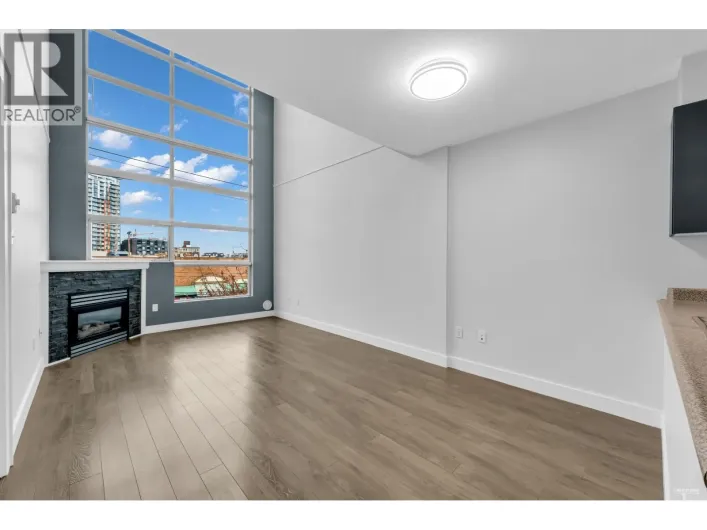 319 418 E BROADWAY, Vancouver
