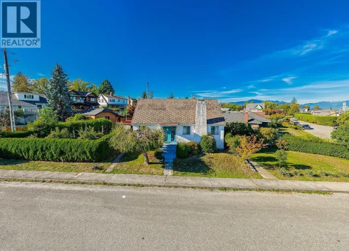 319 CHURCHILL AVENUE, New Westminster