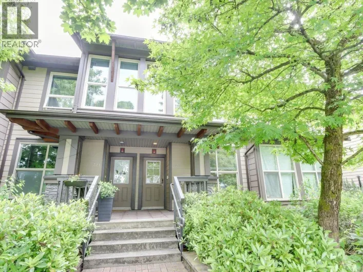 319 E 15TH STREET, North Vancouver