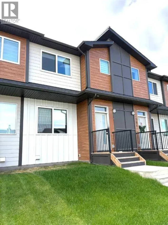 319 Wolf River Drive SE, Calgary