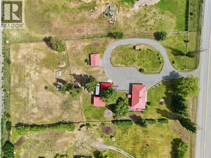 3191 Yellowhead Highway S, Barriere