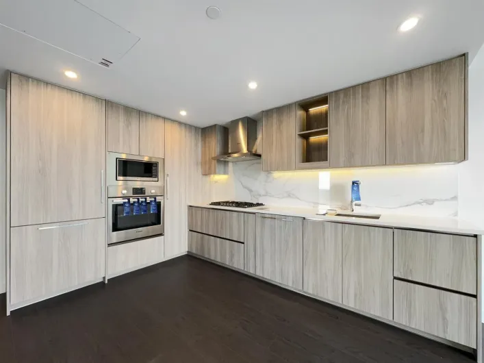 31xx 13778 100 AVENUE, Surrey