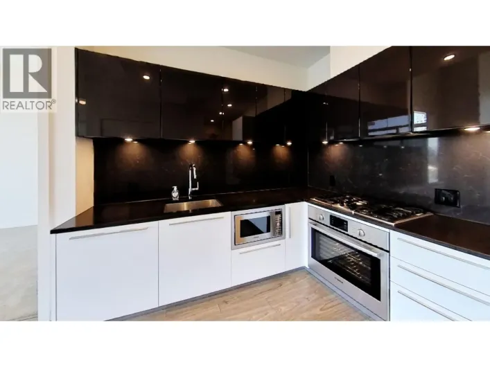 31XX 6383 MCKAY AVENUE, Burnaby