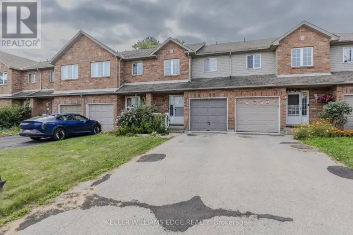#32 - 10 CADHAM BOULEVARD, Hamilton
