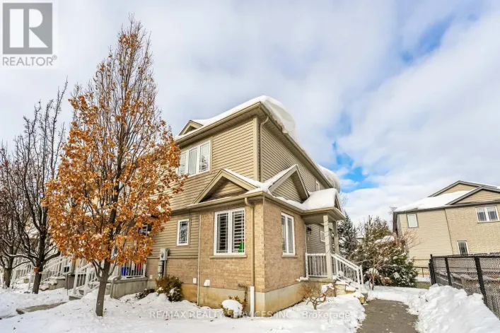 32 - 10 FOXGLOVE CRESCENT, Kitchener