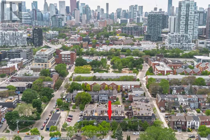 32 - 140 BROADVIEW AVENUE, Toronto