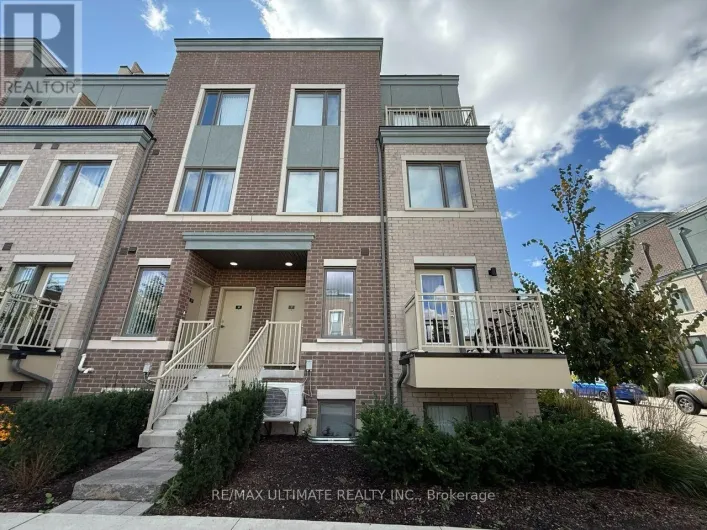 32 - 15 WILLIAM JACKSON WAY, Toronto