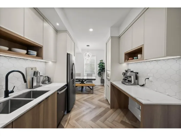 32 2350 165 STREET, Surrey