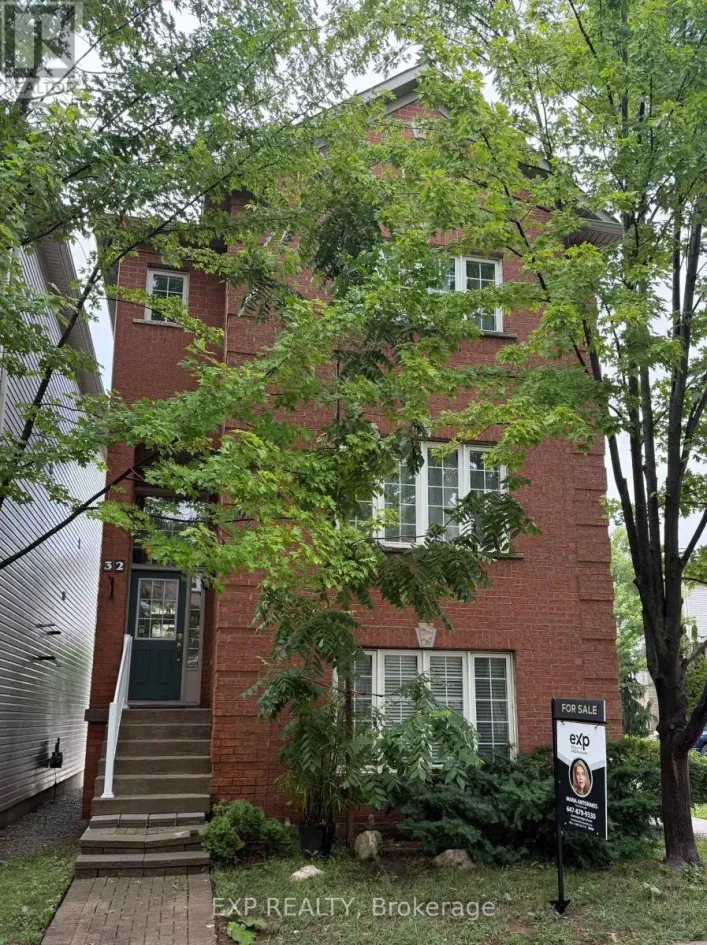 32 - 5110 FAIRVIEW STREET, Burlington
