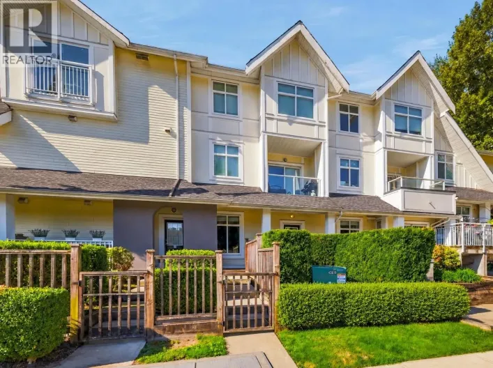 32 6965 HASTINGS STREET, Burnaby