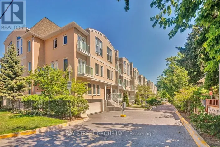 32 - 70 BYNG AVENUE, Toronto
