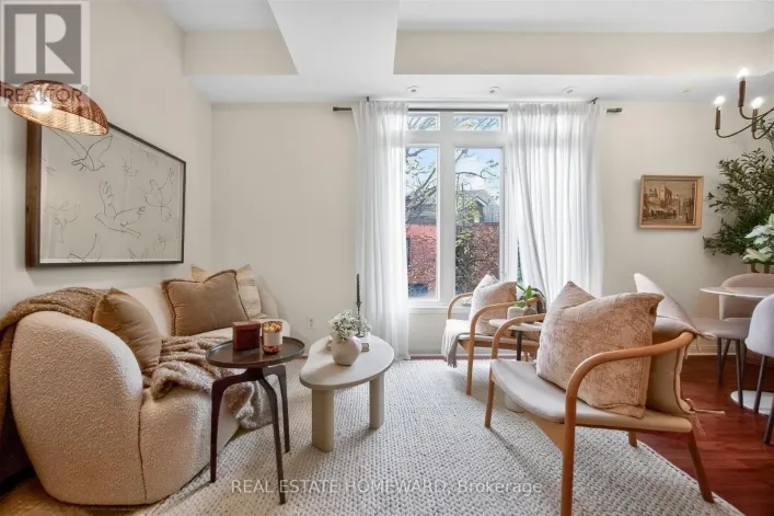 32 - 88 CARR STREET, Toronto