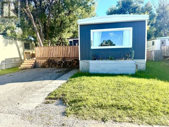 32, 895 Elizabeth street, Spruce Villa Mobile Park, Pincher Creek