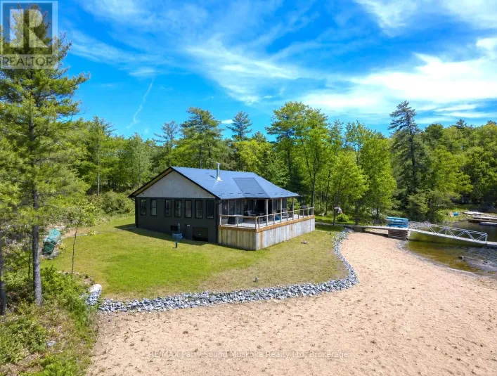 32 A11 ISLAND, The Archipelago