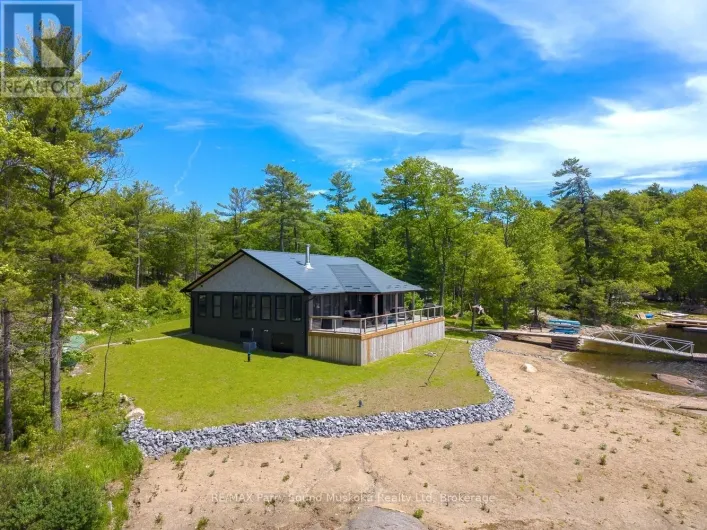 32 A11 ISLAND, The Archipelago