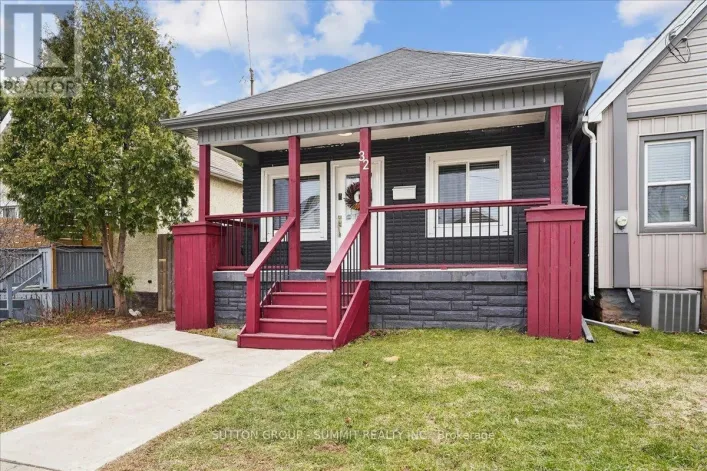 32 ALLAN AVENUE, Hamilton
