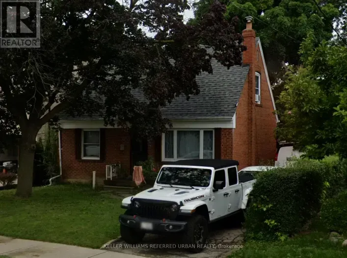32 AMESBURY DRIVE, Toronto