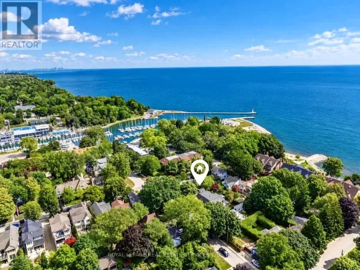 32 ANDERSON STREET, Oakville