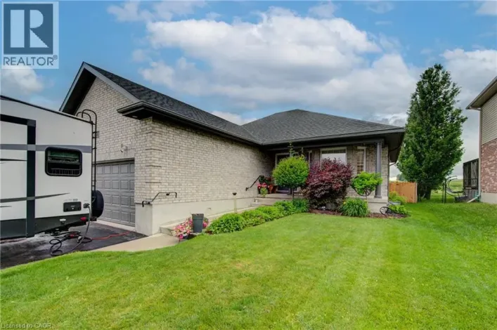 32 APPLEWOOD Street, Plattsville