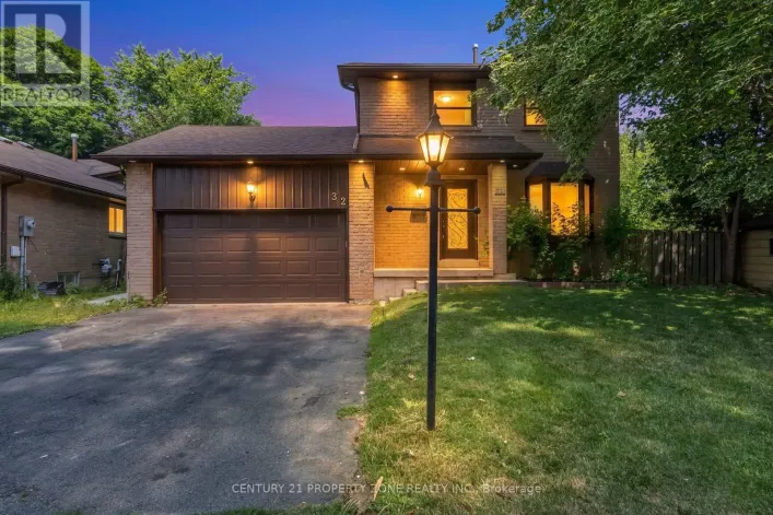 32 ARCHIBALD STREET, Brampton