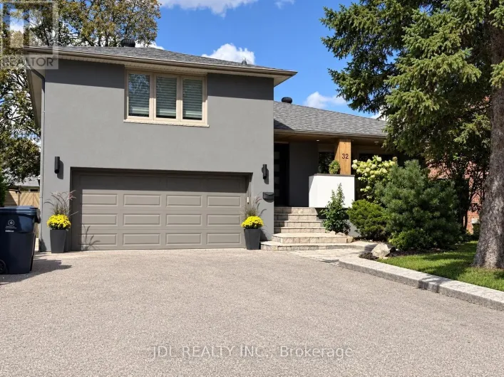 32 ASHMOUNT CRESCENT, Toronto