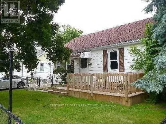 32 BEECH STREET, Brampton