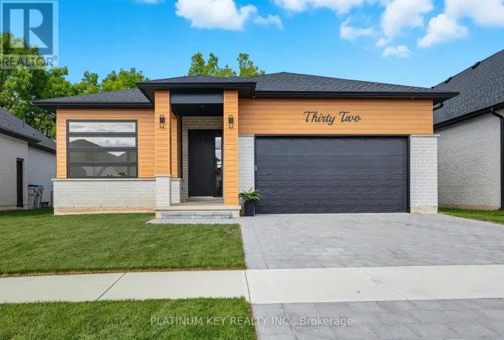 32 BRISCOE CRESCENT, Strathroy-Caradoc