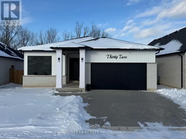 32 BRISCOE CRESCENT, Strathroy-Caradoc