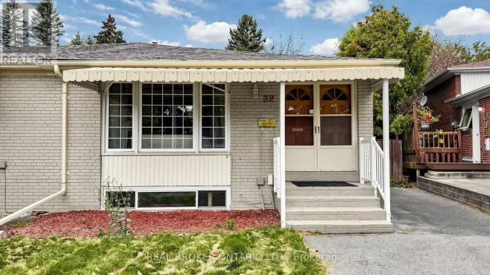 32 CAIRNSIDE CRESCENT, Toronto