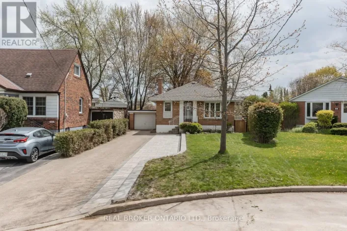 32 CHRISTINA CRESCENT, Toronto