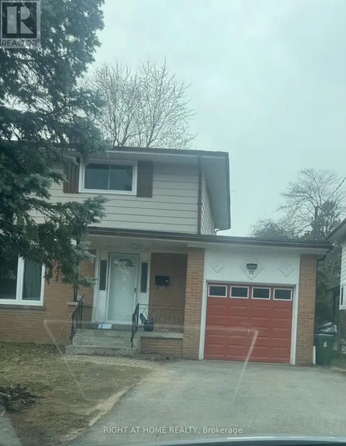 32 CONLINS ROAD E, Toronto