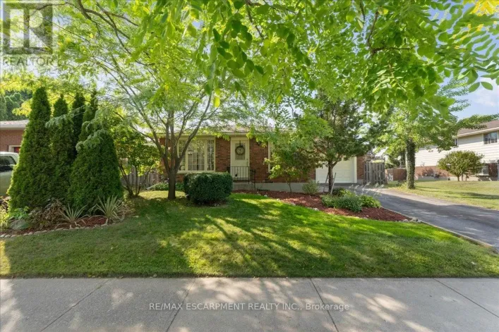32 DONLY DRIVE N, Norfolk
