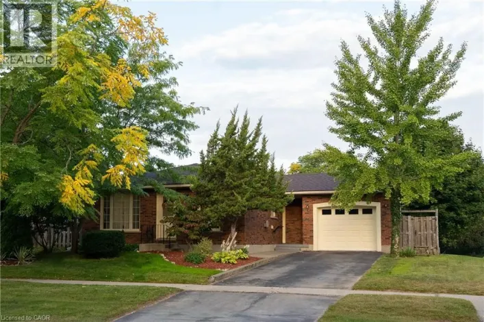 32 DONLY Drive N, Simcoe
