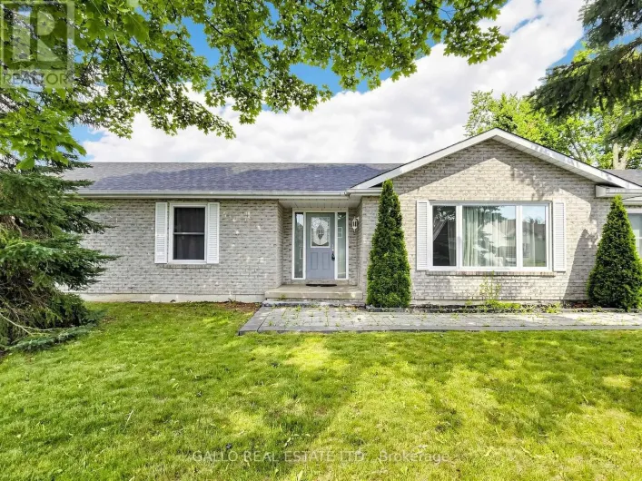 32 ELMVALE BOULEVARD, Whitchurch-Stouffville