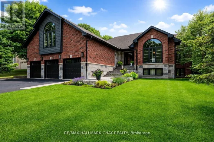 32 FOREST HILL DRIVE, Springwater