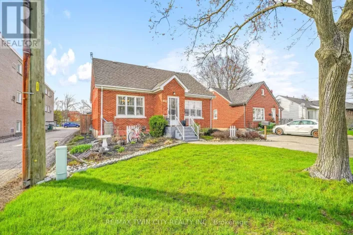 32 FULTON STREET, Brantford