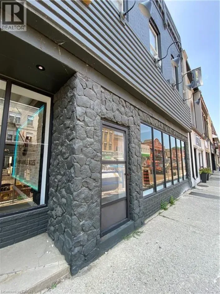 32 GRAND RIVER Street N Unit# Unit C, Paris