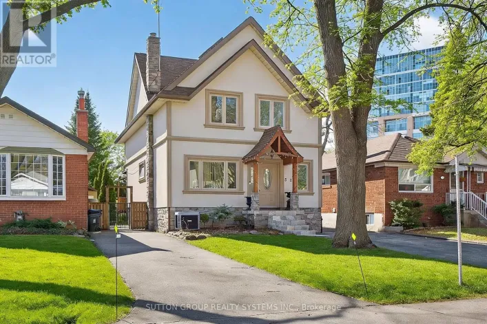 House for sale: 32 GREEN LANES, Toronto
