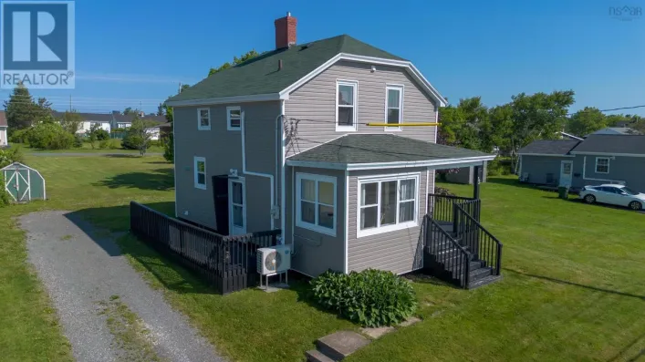 House for sale: 32 Highland Street, Glace Bay