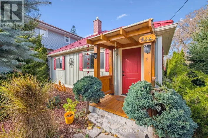 32 HOLLY TRAIL, Puslinch