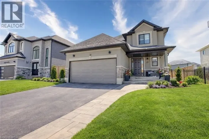 32 HUDSON Drive, Cayuga