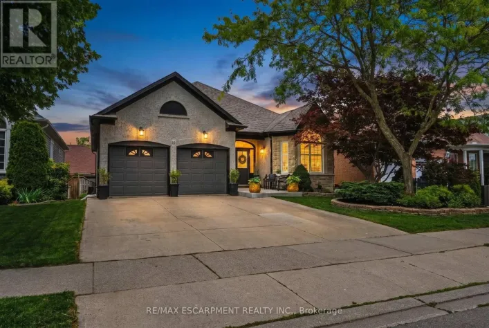 32 KOPPERFIELD LANE, Hamilton