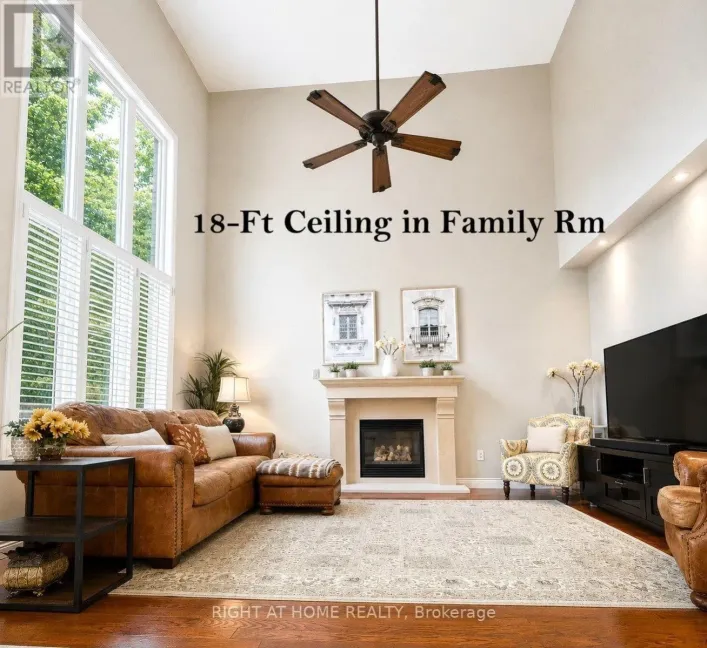 32 LAKE FOREST DRIVE, Richmond Hill