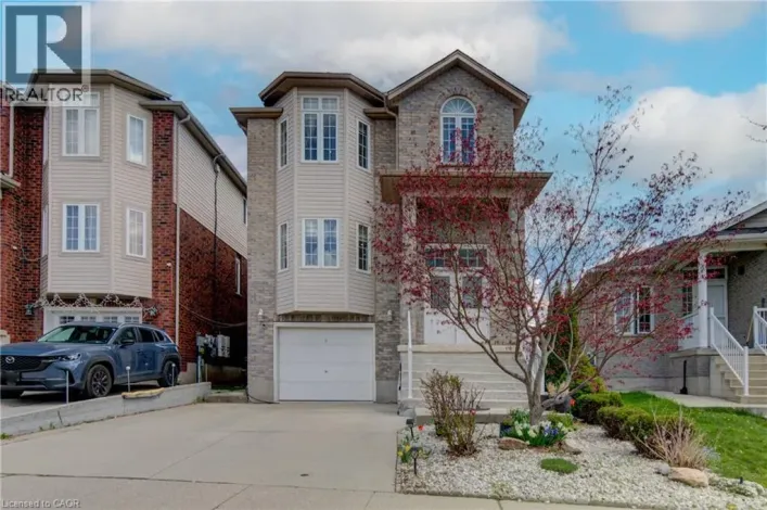 32 LENA Crescent, Cambridge