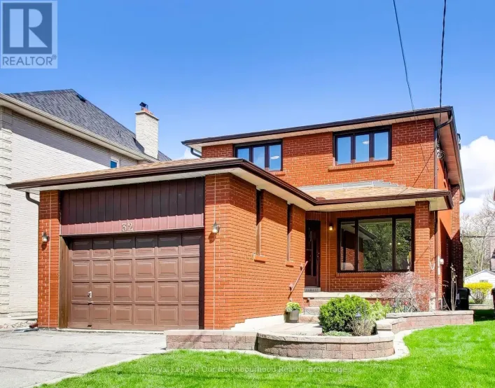 32 MADAWASKA AVENUE, Toronto